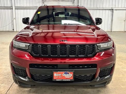Used 2025 Jeep Grand Cherokee L Altitude RWD image 2