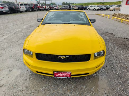 Used 2005 Ford Mustang Premium RWD image 16