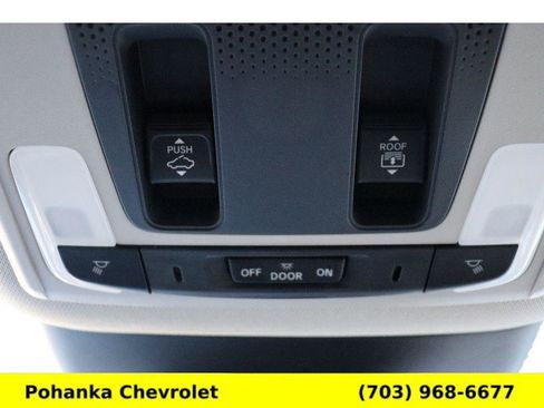 Used 2024 Honda Pilot Touring image 19