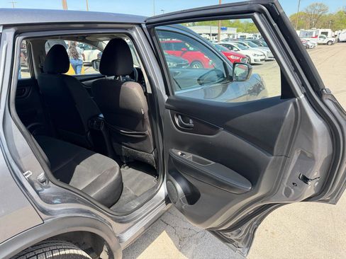 Used 2019 Nissan Rogue Sport S image 10