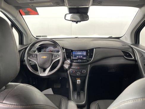 Used 2021 Chevrolet Trax LT w/ Driver Confidence Package image 14