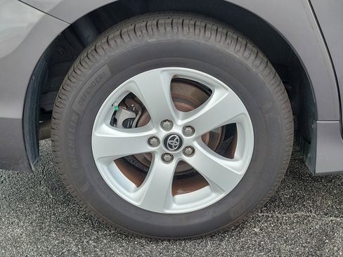 Certified 2020 Toyota Sienna L image 9