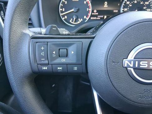 Used 2023 Nissan Rogue SV image 11