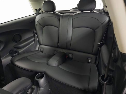 Used 2022 MINI Cooper S w/ Premium Package image 29