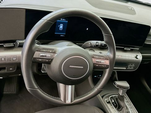 Used 2025 Hyundai Kona SEL image 18