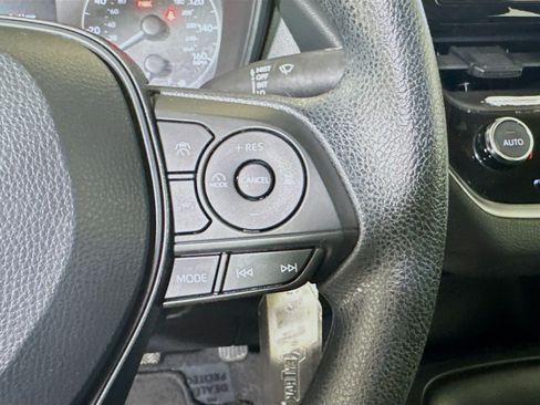 Used 2023 Toyota Corolla LE FWD image 17