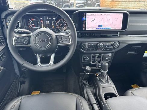 New 2026 Jeep Wrangler Unlimited Sahara AWD/4WD image 21