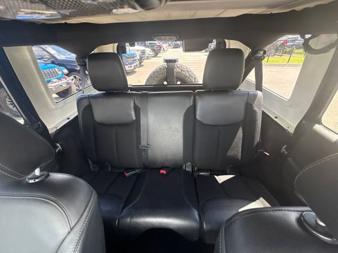 Used 2017 Jeep Wrangler Unlimited Sahara AWD/4WD image 23