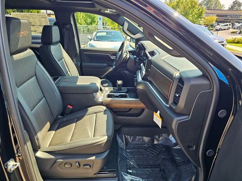 New 2026 Chevrolet Silverado 1500 High Country w/ Midnight Edition AWD/4WD image 11