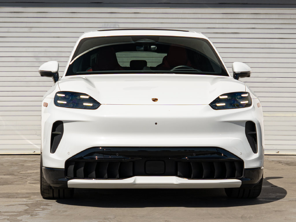 Certified 2026 Porsche Cayenne Electric AWD/4WD image 29