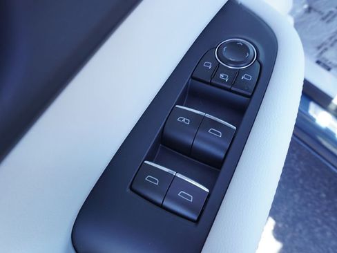 New 2026 Buick Enclave Avenir w/ Super Cruise Package FWD image 17