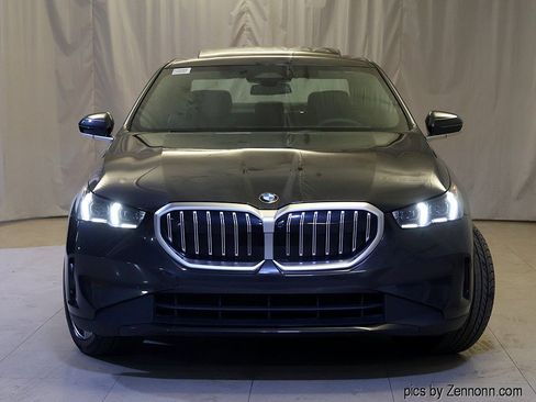 Used 2026 BMW 530i xDrive AWD/4WD image 5
