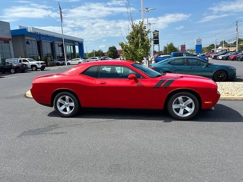 Used 2010 Dodge Challenger R/T RWD image 5