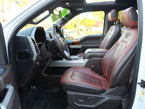 Used 2019 Ford F150 King Ranch w/ Equipment Group 601A Luxury AWD/4WD image 28