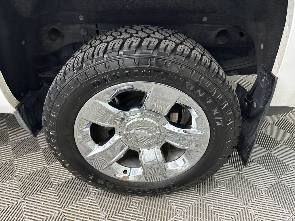 Used 2016 Chevrolet Silverado 1500 LTZ Z71 w/ LTZ Plus Package AWD/4WD image 21