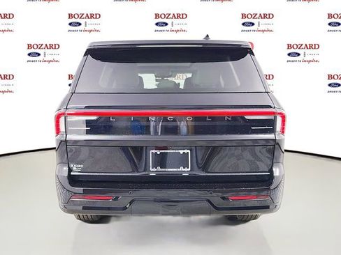 New 2026 Lincoln Navigator Reserve AWD/4WD image 7