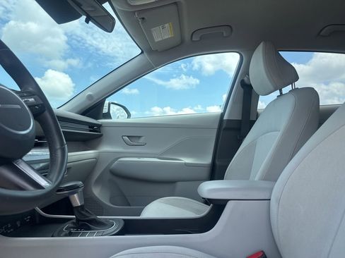 Used 2025 Hyundai Kona SEL FWD image 37