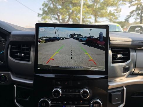 Used 2024 Ford Expedition Max XLT image 20