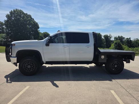 Used 2022 Chevrolet Silverado 2500 LT w/ Fleet Comfort Package AWD/4WD image 4