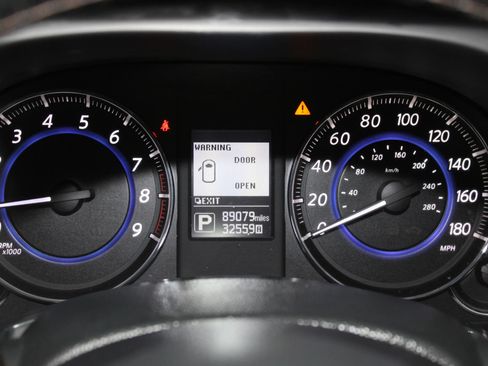 Used 2017 INFINITI QX70 2WD w/ Premium Package image 12