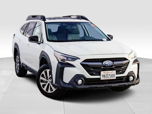 Used 2025 Subaru Outback Premium image 2