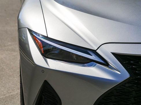 Used 2022 Lexus IS 350 F Sport image 10
