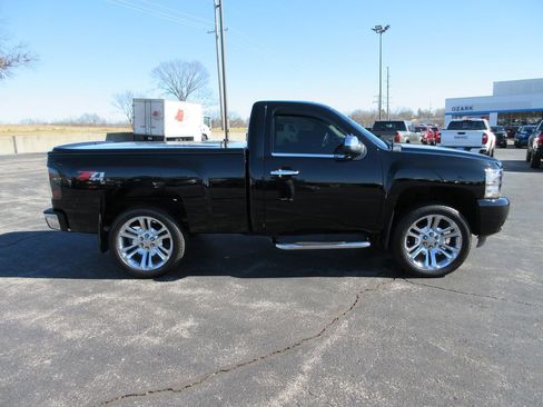 Used 2008 Chevrolet Silverado 1500 LT w/ Suspension Package, Off-Road image 6