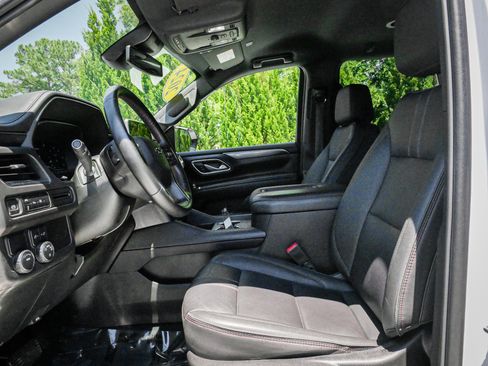 Used 2024 Chevrolet Suburban RST RWD image 16