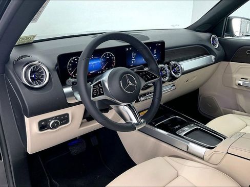 New 2026 Mercedes-Benz GLB 250 4MATIC image 8