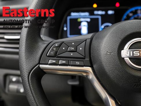 Used 2023 Nissan Leaf S image 15