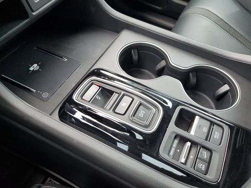 Used 2025 Honda Pilot EX-L image 22