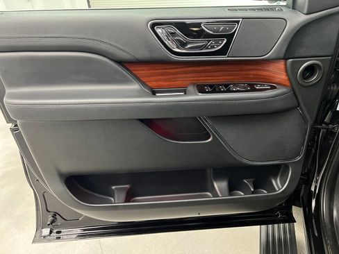 Used 2024 Lincoln Navigator Reserve AWD/4WD image 13