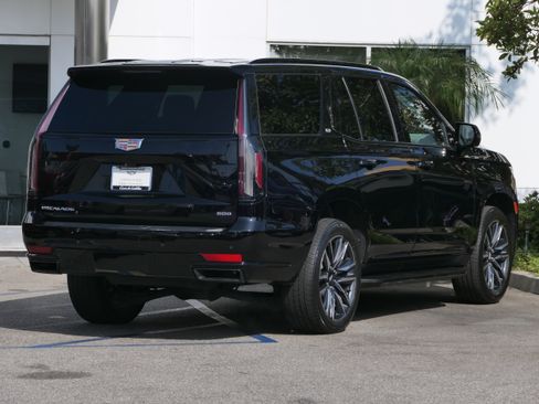 Used 2023 Cadillac Escalade Sport AWD/4WD image 6