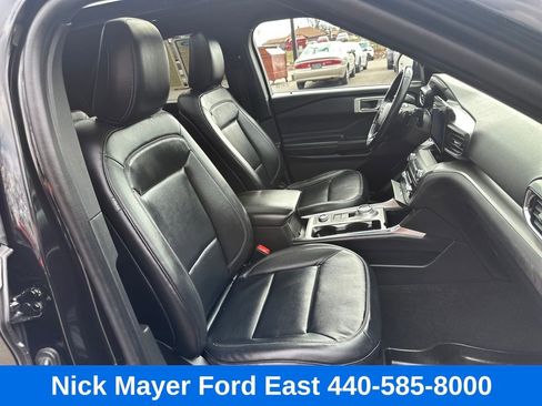 Used 2020 Ford Explorer XLT w/ Equipment Group 202A image 12