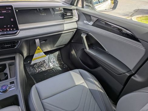 New 2026 Volkswagen Tiguan SE R-Line AWD/4WD image 17