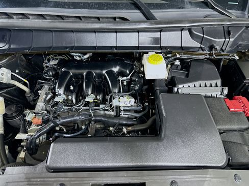 Used 2025 Nissan Pathfinder SV FWD image 34