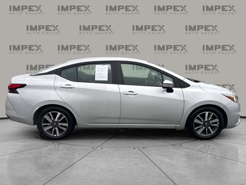 Used 2020 Nissan Versa SV image 6