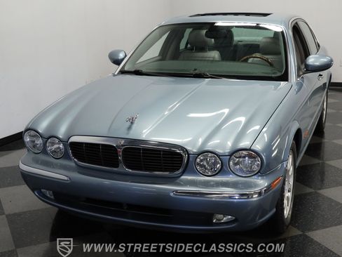 Used 2004 Jaguar XJ8 image 16