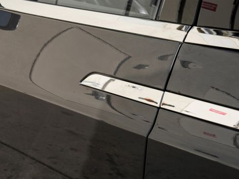 Used 2018 Tesla Model X 75D image 55