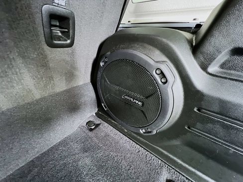 Used 2023 Jeep Wrangler Unlimited Sahara w/ Cold Weather Group AWD/4WD image 36