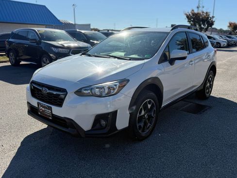 Used 2018 Subaru Crosstrek 2.0i Premium w/ Eyesight System image 3