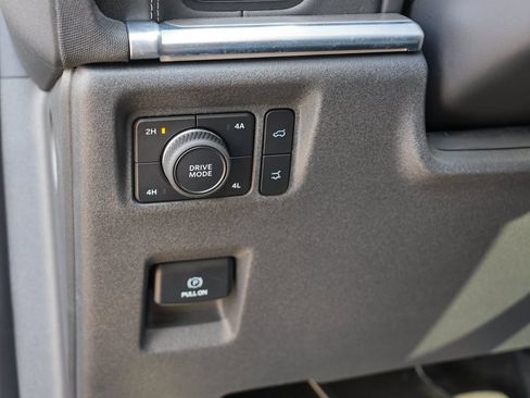 Used 2025 Ford Expedition Platinum AWD/4WD image 16