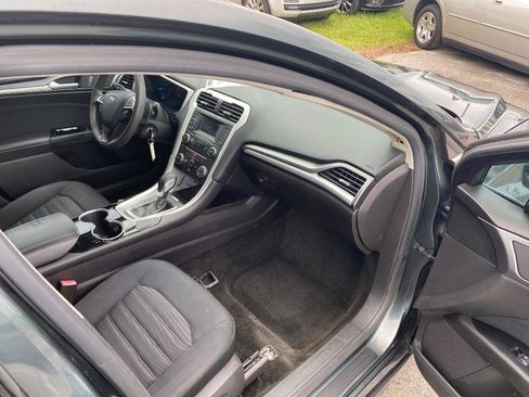 Used 2016 Ford Fusion SE FWD image 22