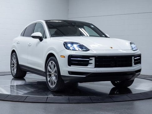 Used 2024 Porsche Cayenne Coupe AWD/4WD image 4