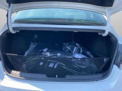 New 2025 Hyundai Elantra Limited w/ Cargo Package image 36