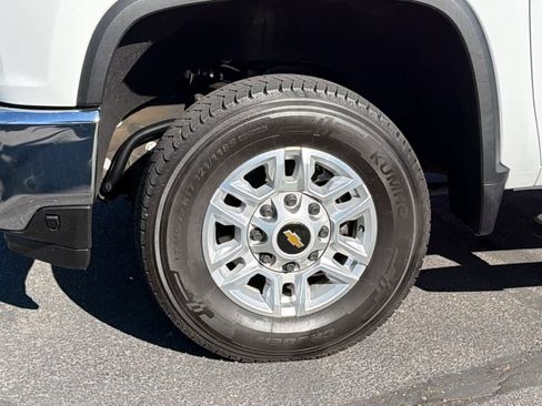 Used 2023 Chevrolet Silverado 2500 LT AWD/4WD image 9