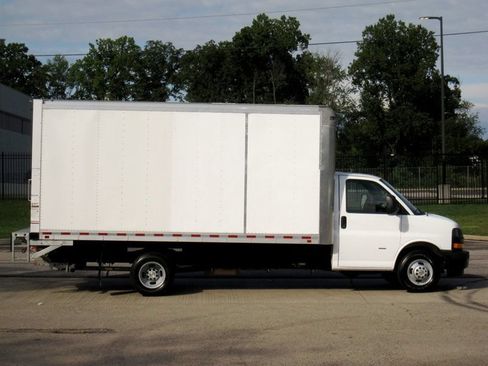 Used 2025 Chevrolet Express 3500 w/ Power Convenience Package RWD image 6