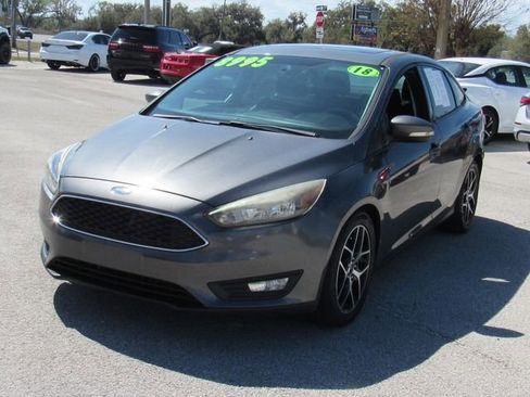 Used 2018 Ford Focus SEL FWD image 6