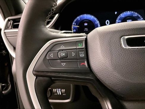 Used 2025 Jeep Grand Cherokee L Laredo AWD/4WD image 26