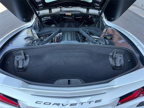 Used 2021 Chevrolet Corvette Stingray Preferred Cpe w/ Z51 Performance Package image 17